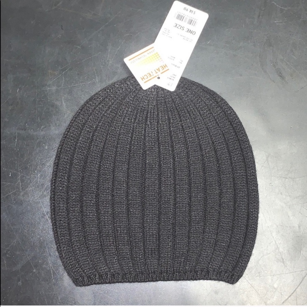 Women’s knit Uniqlo hat !!